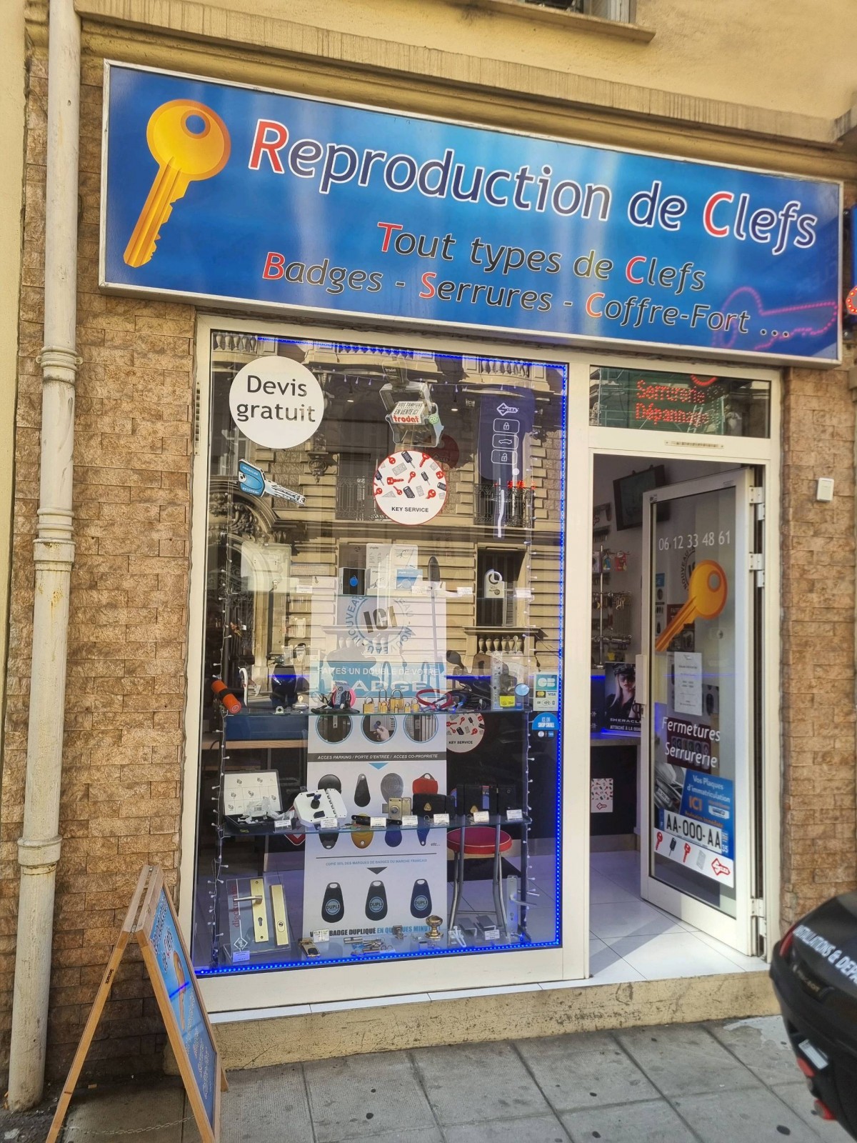 Fabrication et pose de portail en acier tôlé Nice