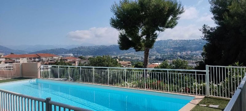 Garde corps acier pour piscine à Nice