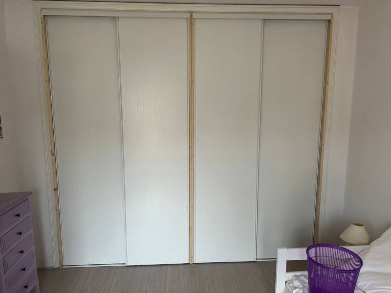 installation placard aluminium avec portes coulissantes sur mesure à Menton